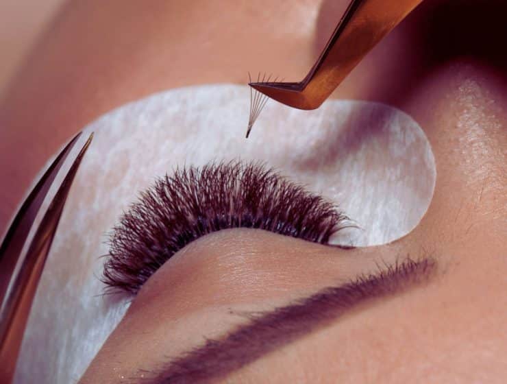 une-paire-de-faux-cils-magnetiques-pour-un-regard-irresistible-prete-a-etre-utilisee