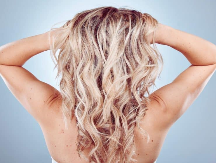 Une palette de couleurs flatteuses pour les blondes : briser les stéréotypes et trouver votre teinte idéale